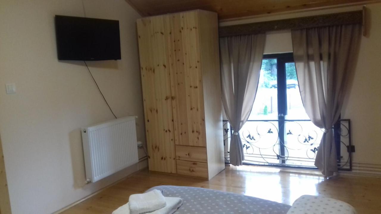 Casa Radu Lägenhet Novaci-Străini Exteriör bild